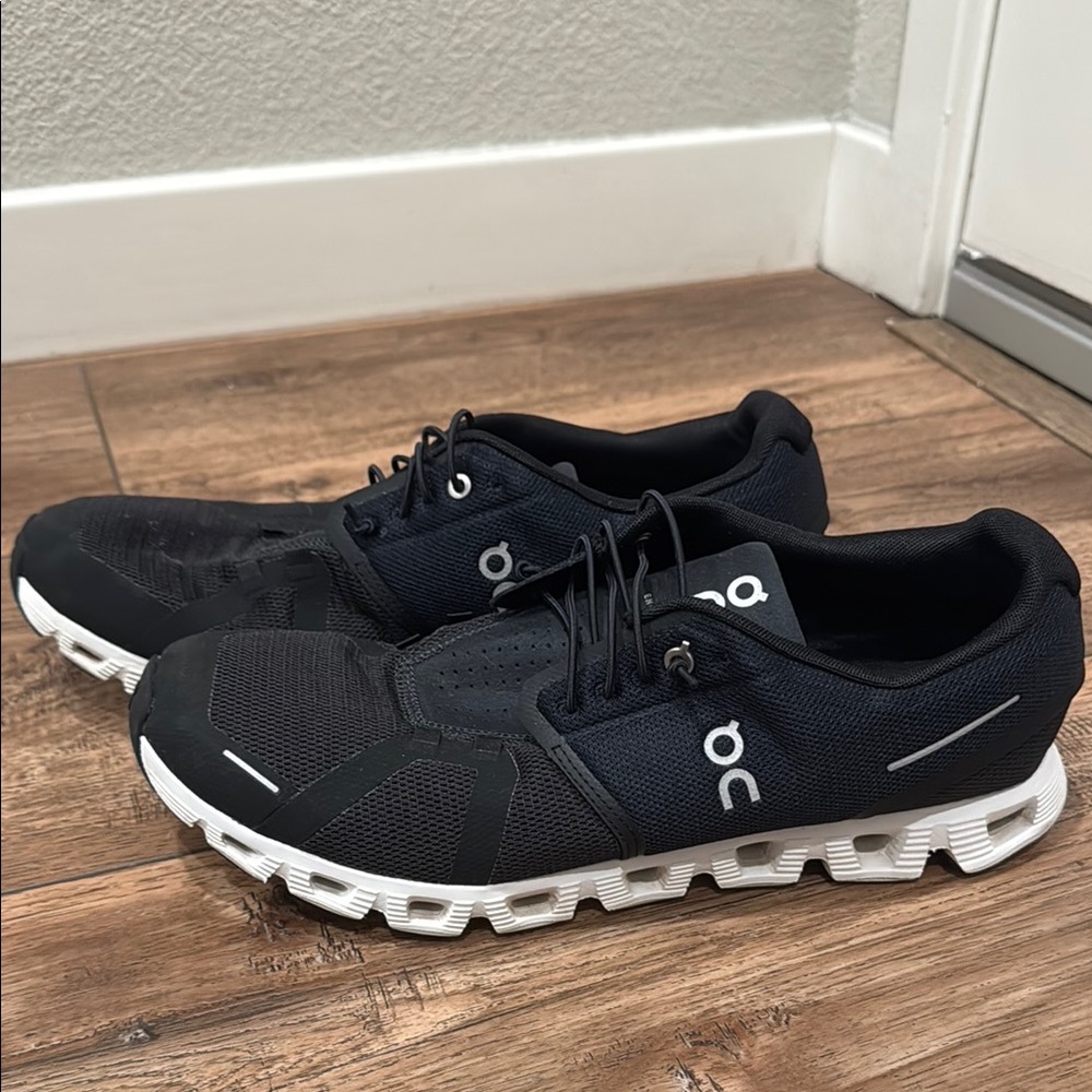On Running Men's Black Running Shoes